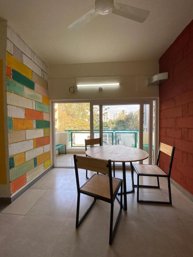 Rove By Boston Living Hostel ไฮเดอราบัด ภายนอก รูปภาพ