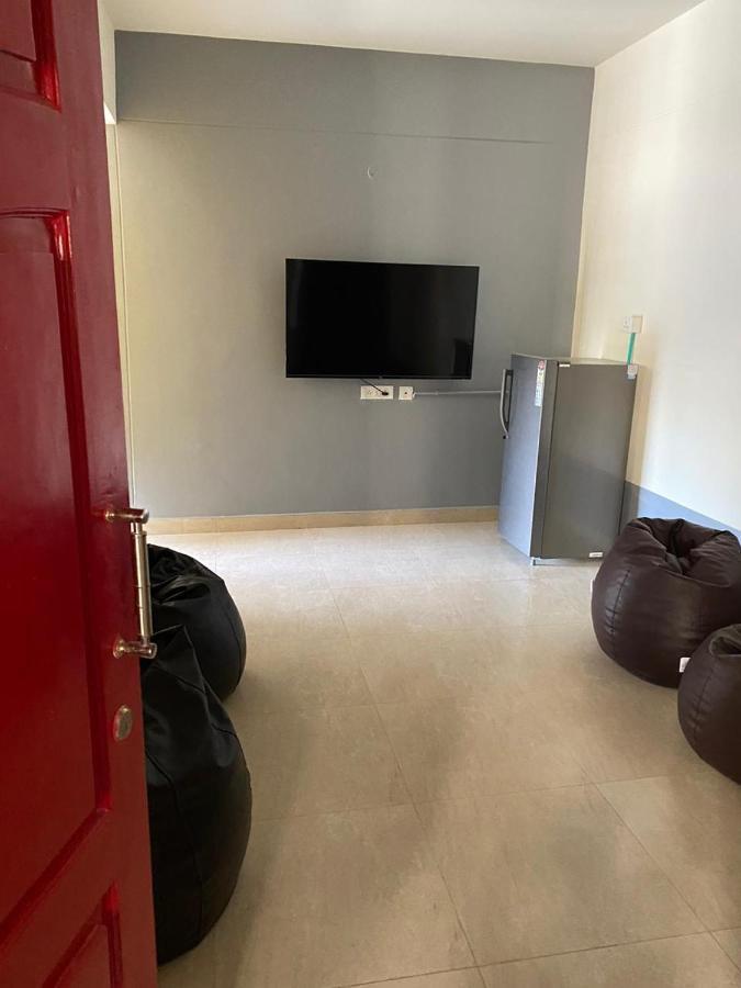 Rove By Boston Living Hostel ไฮเดอราบัด ภายนอก รูปภาพ